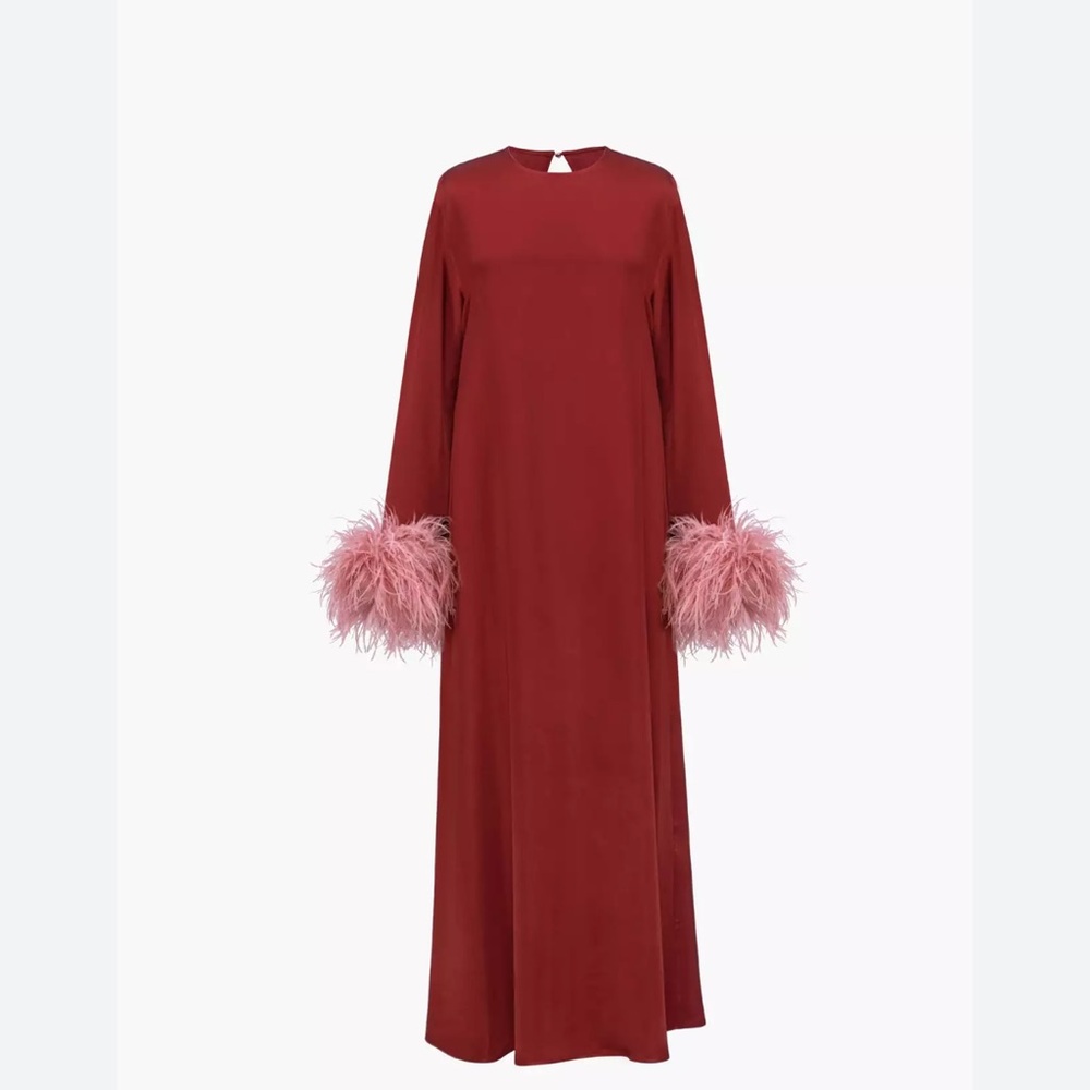 Sleeper Suzi Maxi with detachable feather cuffs